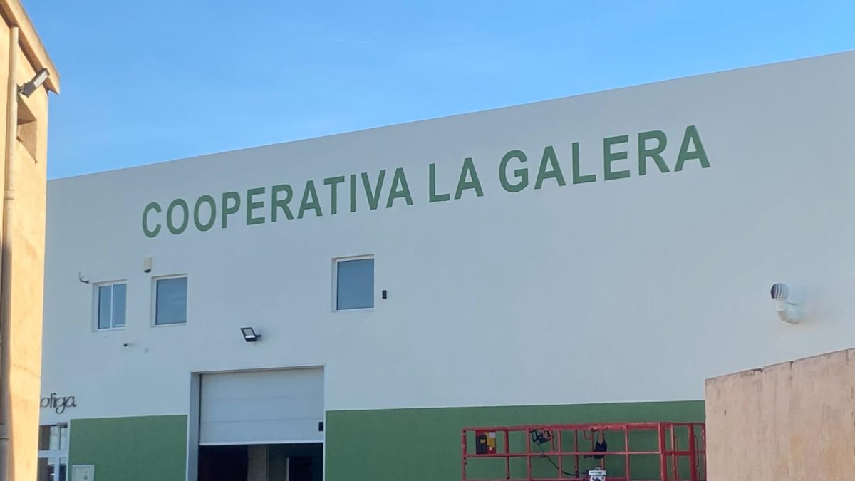 Pintura exterior de la Cooperativa La Galera